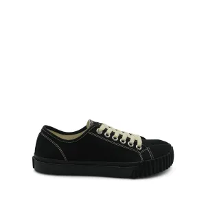 Canvas Sneaker in Black