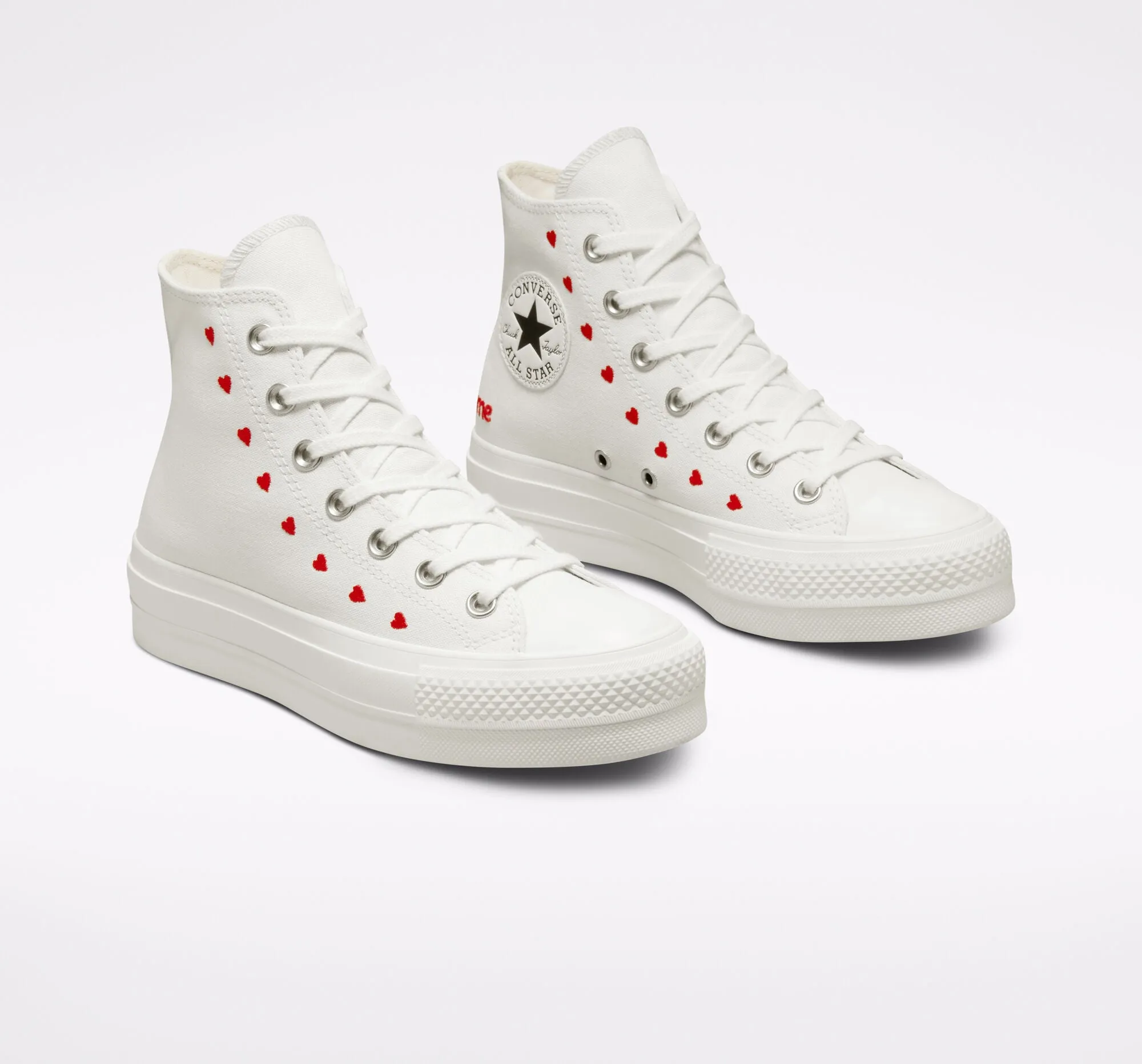 Chuck Taylor All Star Lift Embroidered Hearts