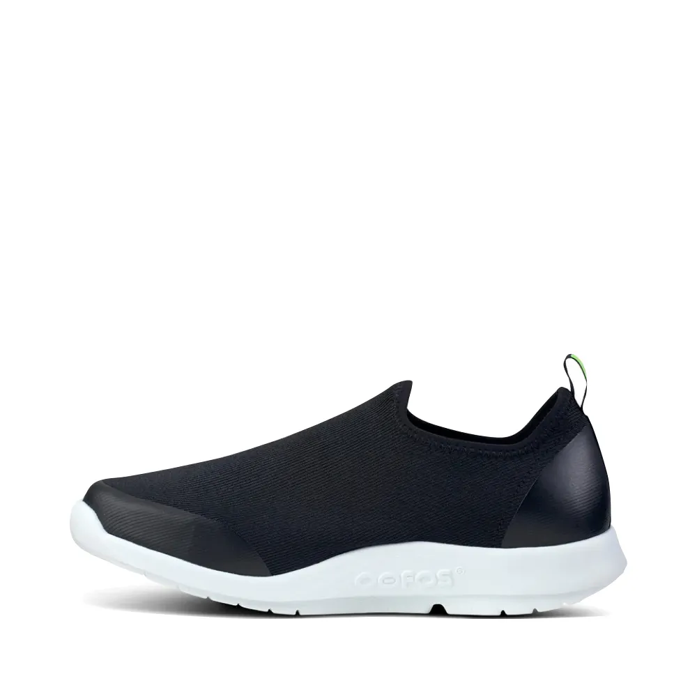 OOfos Women's OOmg Sport Low Shoe in Black/White