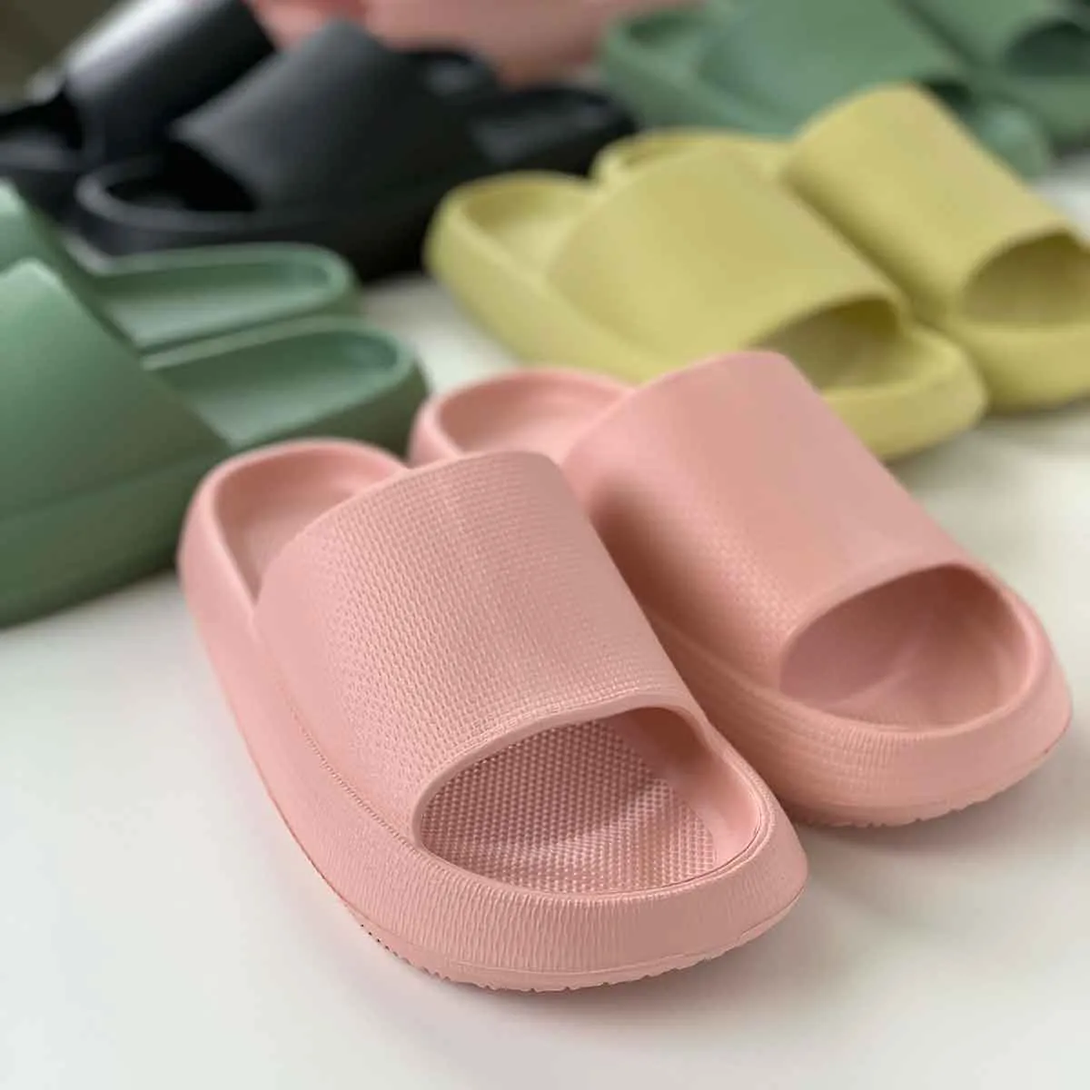 Women's Vegan Comfy'z Slides